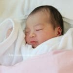 【スマホでOK】出産直後に撮影するべき赤ちゃん写真撮影のコツ