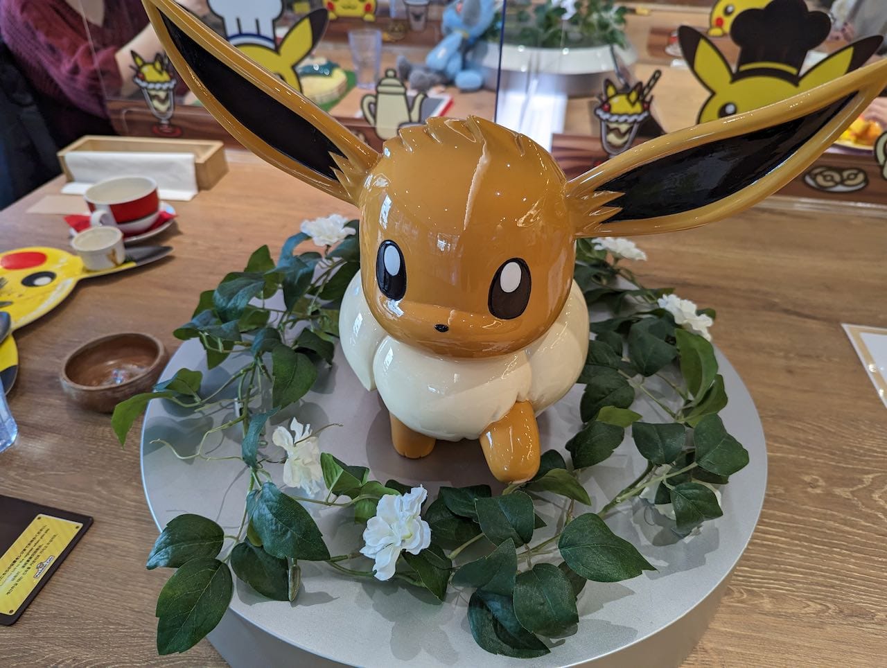 ポケモンカフェ（東京・日本橋）のイーブイのオブジェ